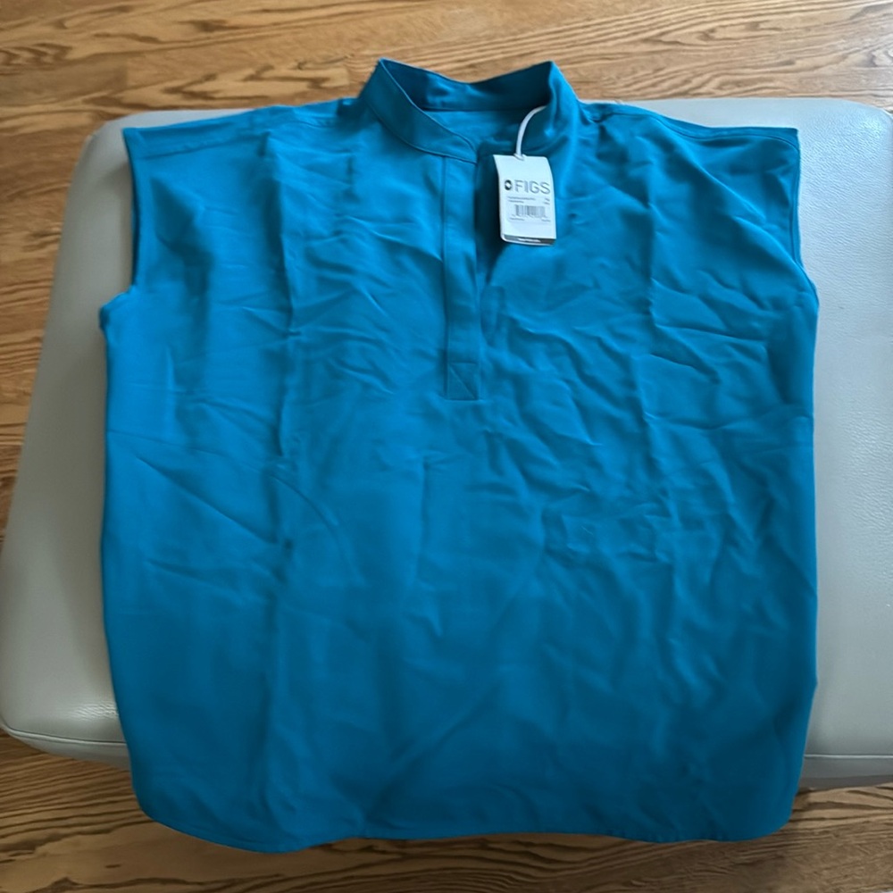 Figs NWT medium  Rafaela Caribbean blue scrub top